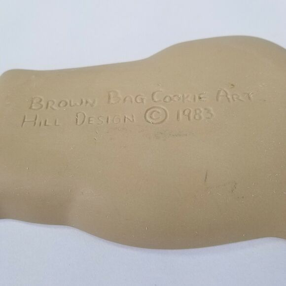 Brown Bag Cookie Art Mold 1983 Cat Holding Flowers Baking Cooking Kitchen Decor - Picture 3 of 8